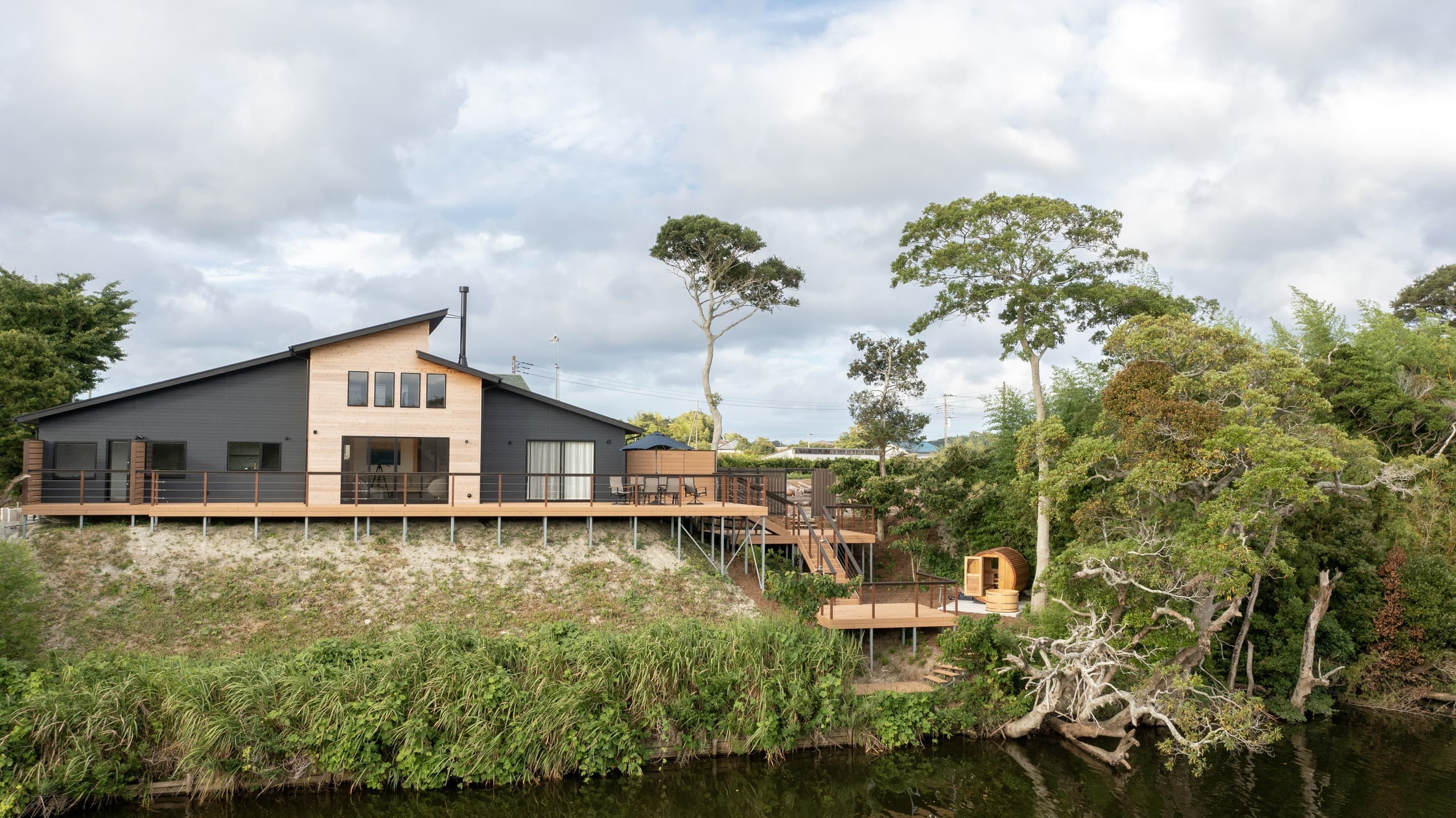 isumi_by_the_river_31st_july_20223_by_pedro_gomes_dji_0319_copy.jpg