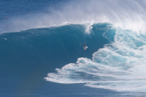 Peahi big wave surfing