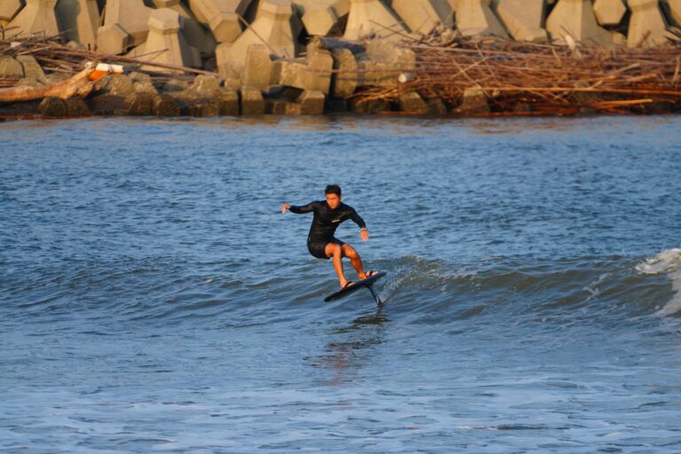 SUP & FOIL