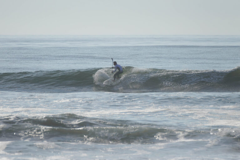 SUP & FOIL SURFING