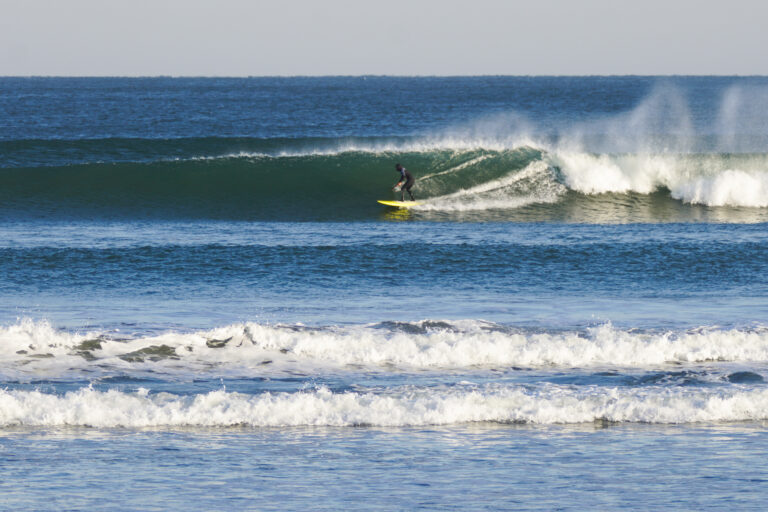 SUP & WING FOIL SURFING  / クロスオフショアウイングフォイル