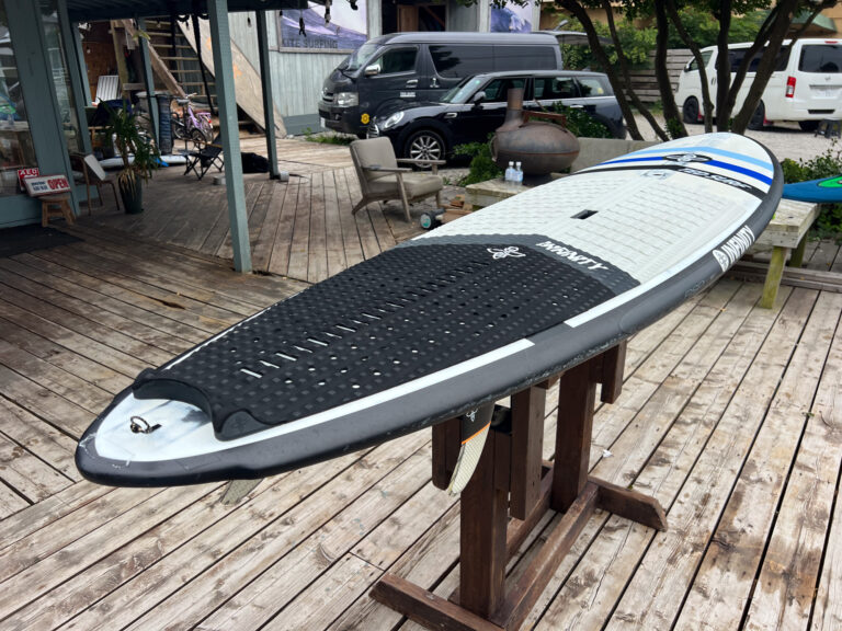 中古 INFINITY NEW DEAL 9`0 x28 @104L