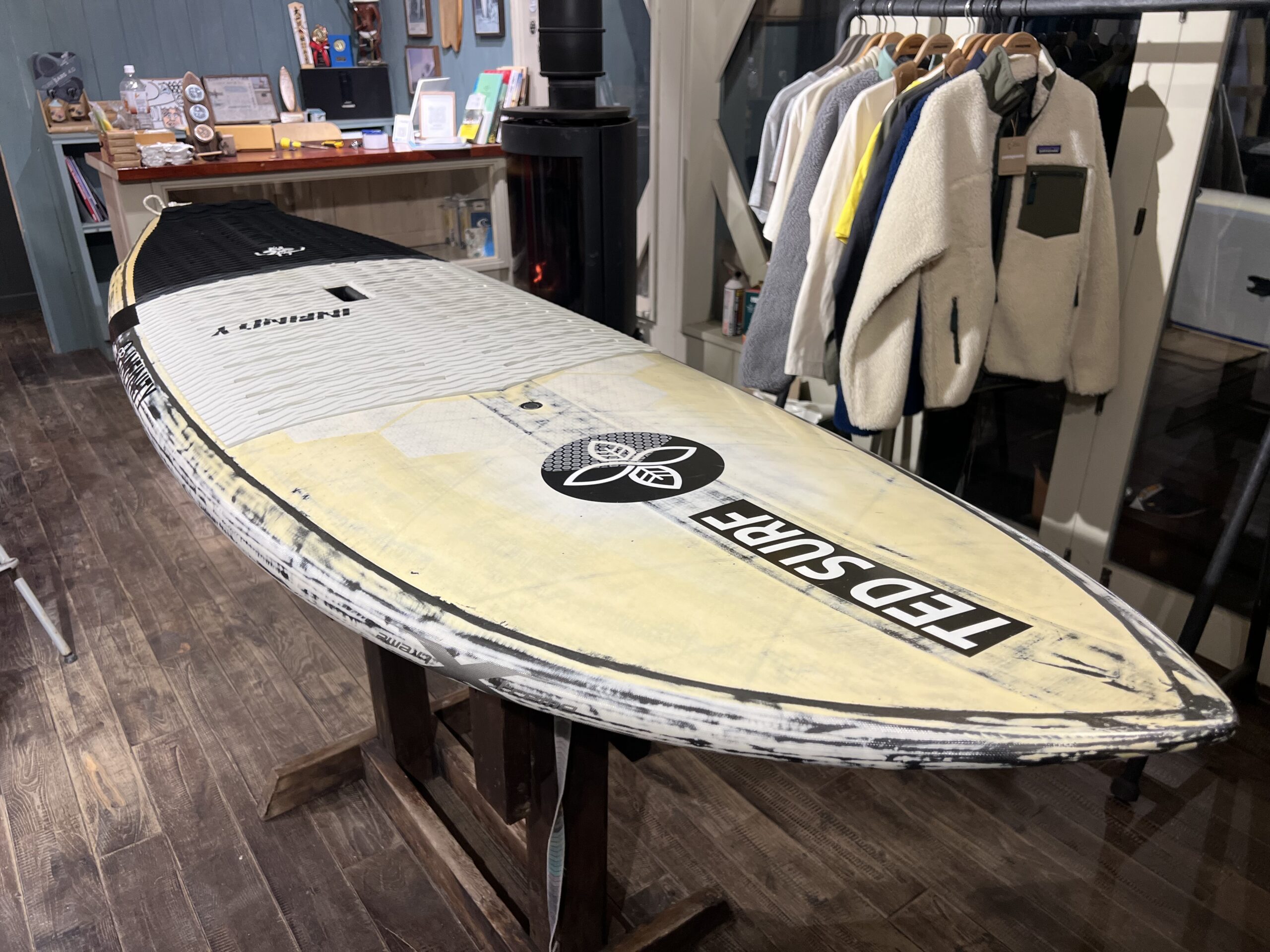 INFINITY / B-LINE 7’7″ × 26″ /78.8L
